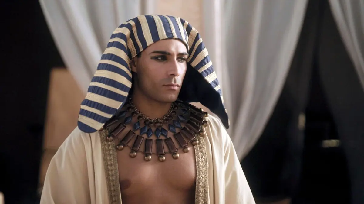 Visuel de La vie secrète des pharaons Néfertiti, la beauté faite reine