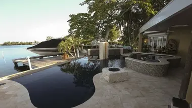 Lagoon Master S02E01 Paradis privé