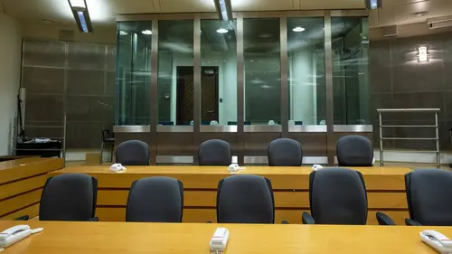 Laura : au nom des femmes