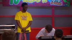 Lay Lay dans la place S01E06 Le son BoomBox