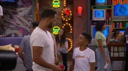 Lay Lay dans la place  S01E11 De la place pour Lay Lay