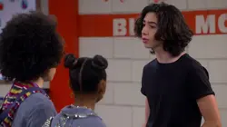 Lay Lay dans la place