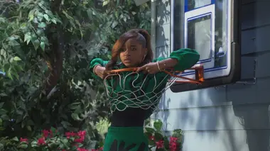 Lay Lay cherche la petite bête