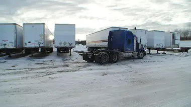 Le convoi de l'extrême : chaos sur la glace Un homme sur la route