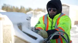 Le Convoi de l'extrême : les gladiateurs de la glace S09E01 Les associés