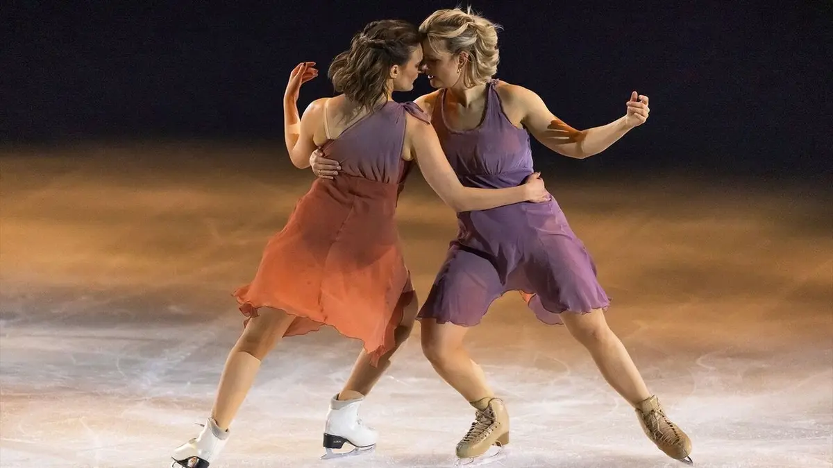 Le dessous des images Patinage : une femme avec une femme ?