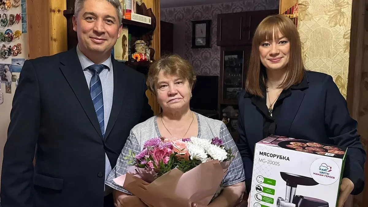 Le dessous des images Russie : une mère en deuil consolée au hachoir