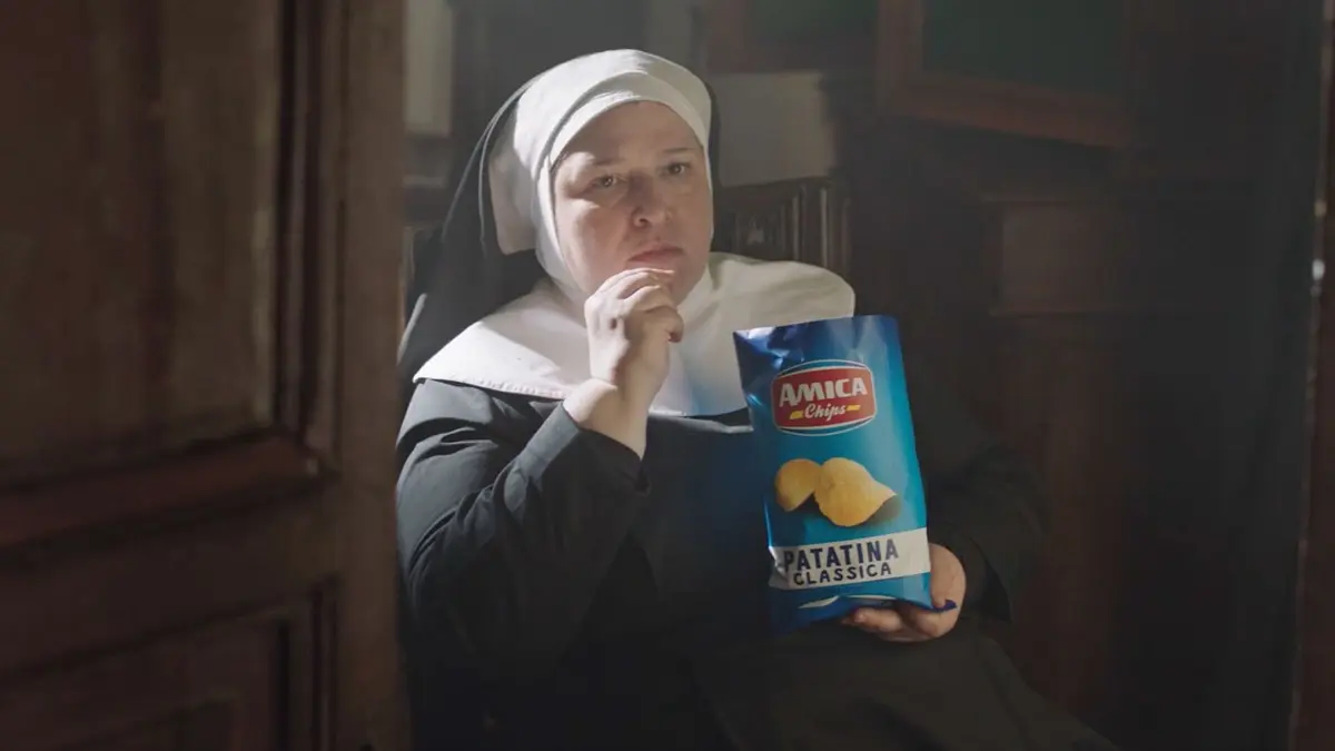 Le dessous des images Les nonnes, les chips et la censure