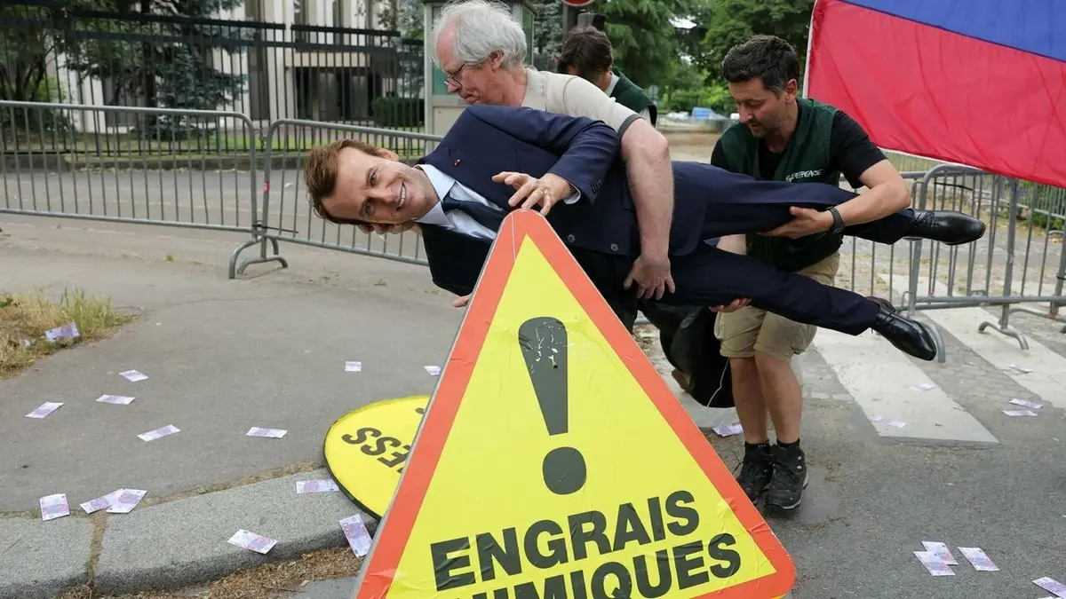 Le dessous des images Greenpeace kidnappe un président de la République