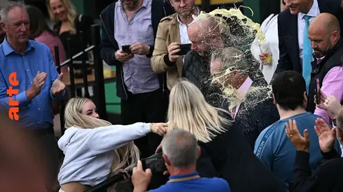 Le dessous des images Entartage : quand l'image éclabousse