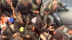 Le dessous des images  Accouchement en pleine mer !