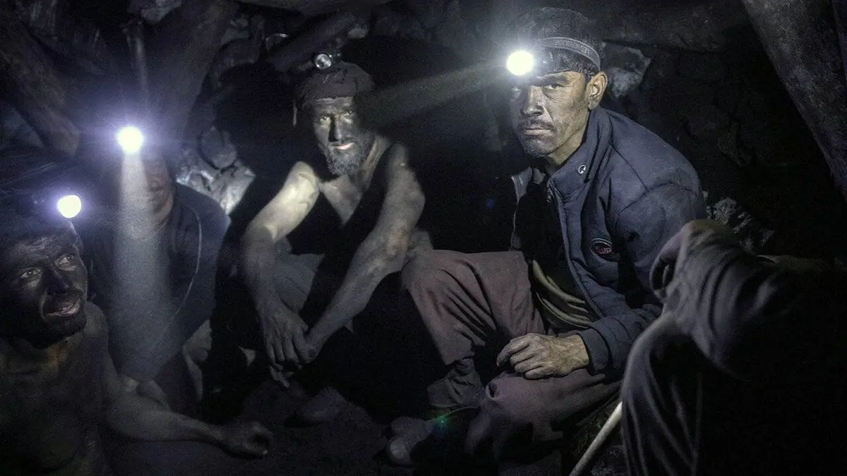 Le dessous des images Les gueules noires