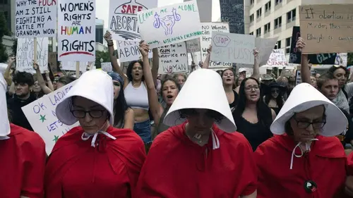 Le dessous des images Les servantes de la colère