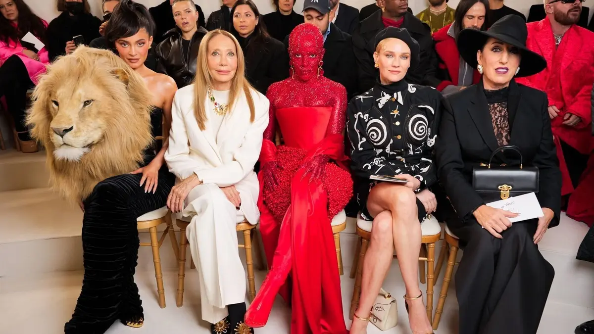 Le dessous des images Fashion Week : la lutte des places