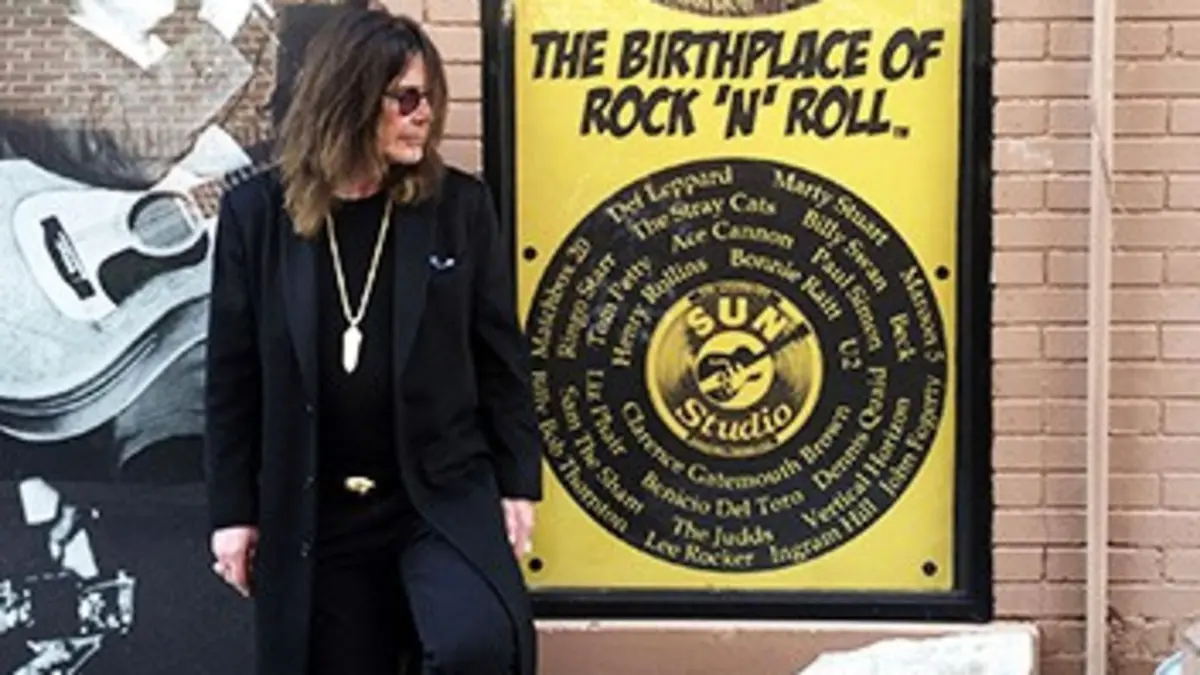 Le détour du monde d'Ozzy et Jack Osbourne E10 J'ai vendu mon âme au diable
