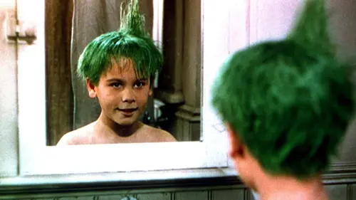 Le garçon aux cheveux verts