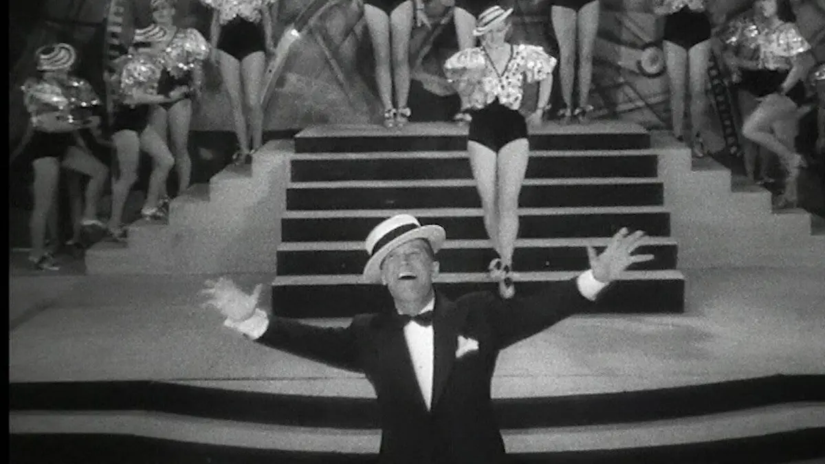 Le grand roman du music-hall S01E02 De 1930 à 1993