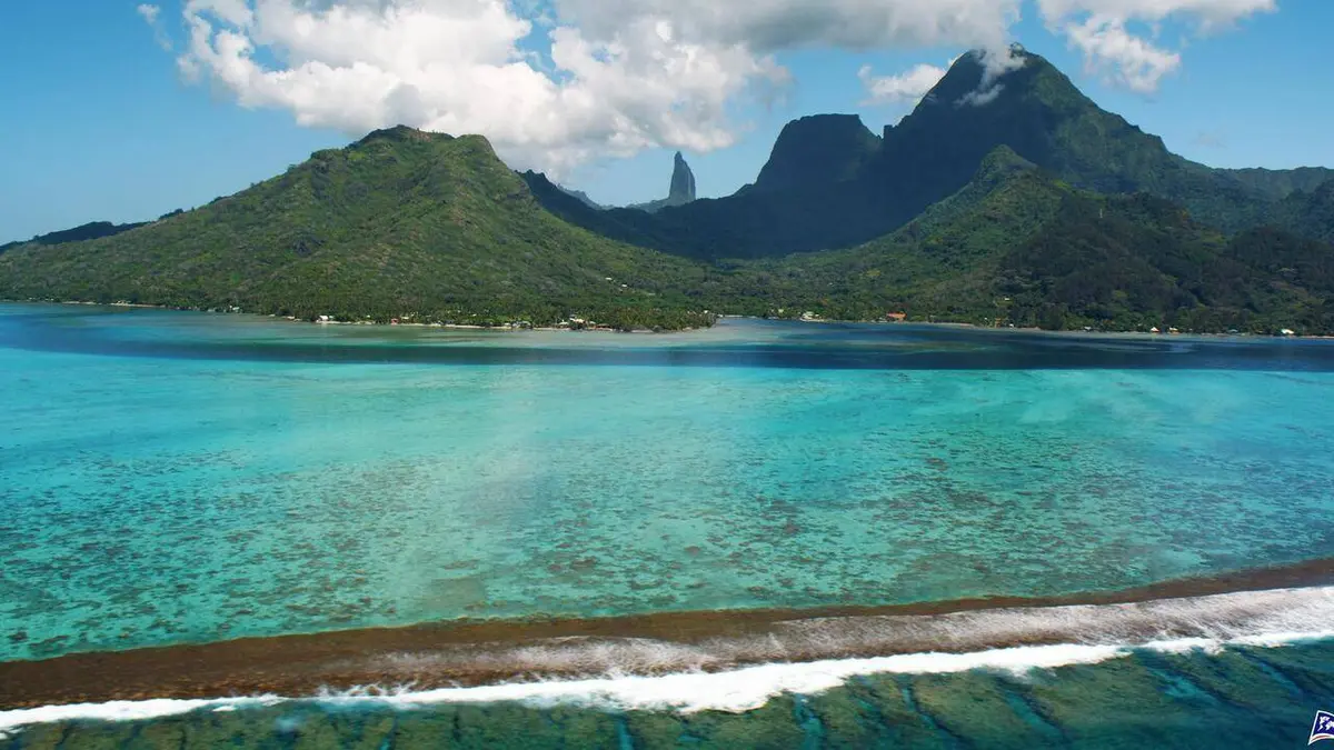 Le grand survol de la planète Archipels de la Société et des Tuamotu : les couleurs du paradis