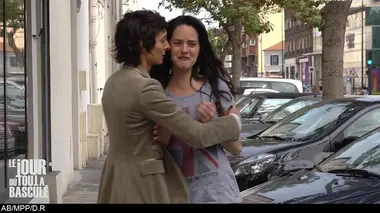 Mon fils est amoureux d'une cougar!