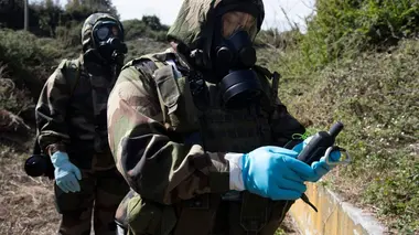 Les armées face aux menaces invisibles