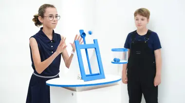 Blanche : Camille et Eugénie