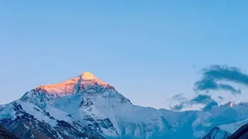 Le long chemin vers le sommet de l'Everest