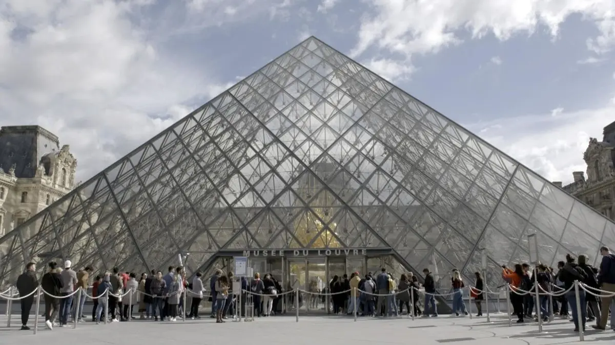 Visuel de Le Louvre, un musée pharaonique