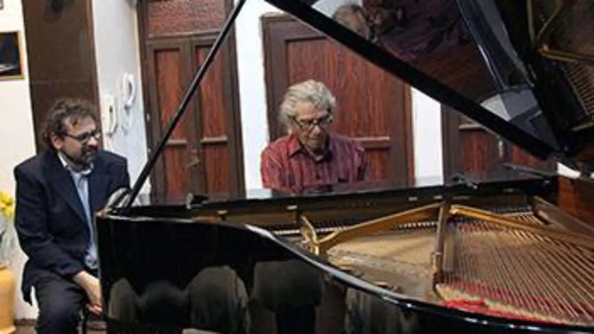 Le maestro, à la recherche de la musique des camps
