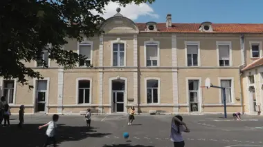 Le maire, l'école et les Ukrainiens