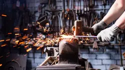 Le meilleur forgeron La pique de la guerre d'indépendance