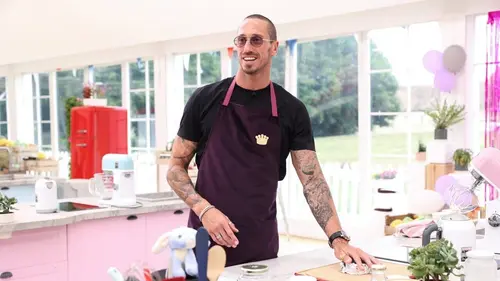 Le meilleur pâtissier célébrités S07E06 Illusions : le hamburger