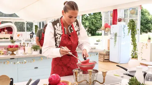 Le meilleur pâtissier célébrités S07E02 Goûter royal : La charlêpe