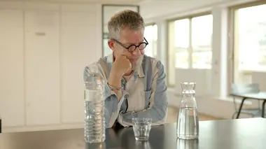 Le monde de Jamy Peut-on encore boire l'eau du robinet ?