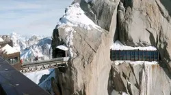Le Mont-Blanc, les défis du plus haut sommet de France