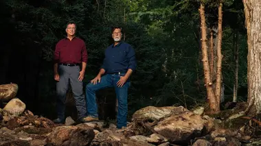 Le mystère d'Oak Island Des trouvailles près du quai