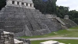 Visuel de Le mystère de la reine rouge