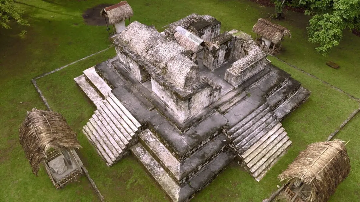 Le mystère des Mayas : des origines à la chute Les origines