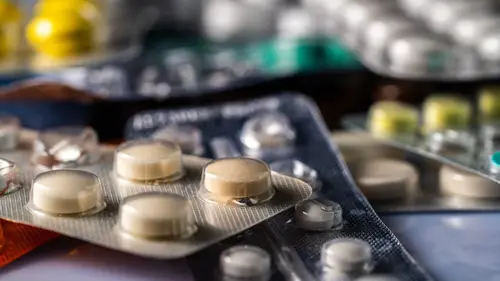 Casting Le Patriarche, le gourou des drogués Le refuge