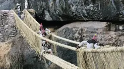 Le pont d'herbes tressées de Q'eswachaka : Un ouvrage éphémère et éterne