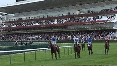 Le prix de l'Arc de Triomphe, tout un monde S04E00