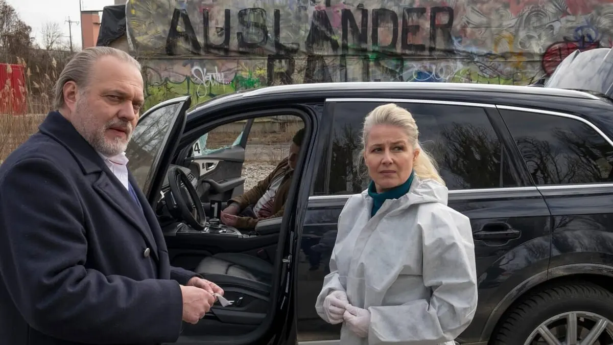 Le Renard S47E07 Meurtre, famille, patrie