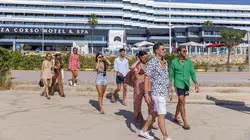 Le reste du monde : Romance à Ibiza