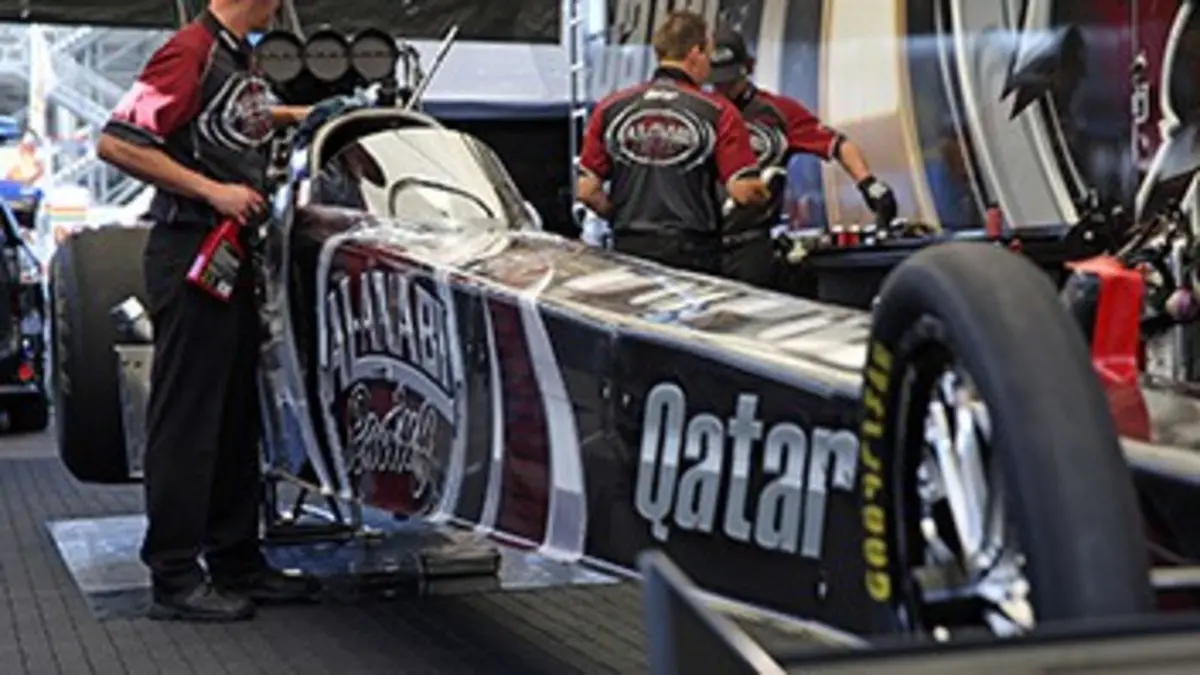 Le soulèvement des machines S01E07 Incroyable dragster