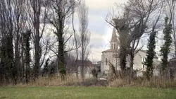 Le village Nous, on a pas de problème avec le mot "cible"