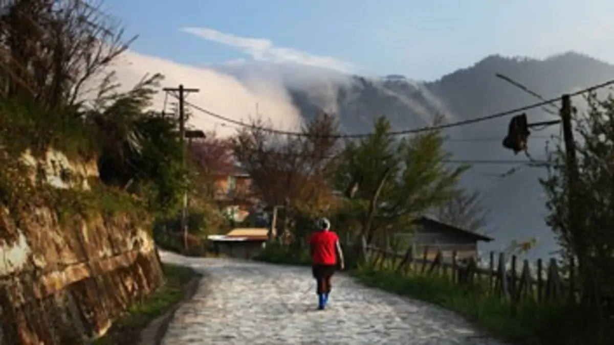 Le village dans les nuages