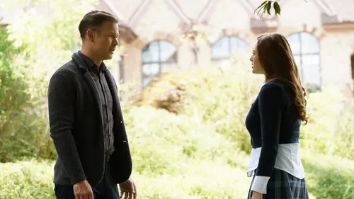 Legacies S01E03 En chair et en pierre