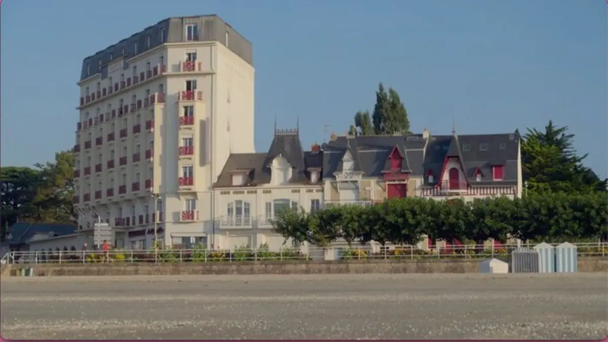 Les 100 lieux qu'il faut voir La côte Atlantique, à l'heure de la Belle Epoque