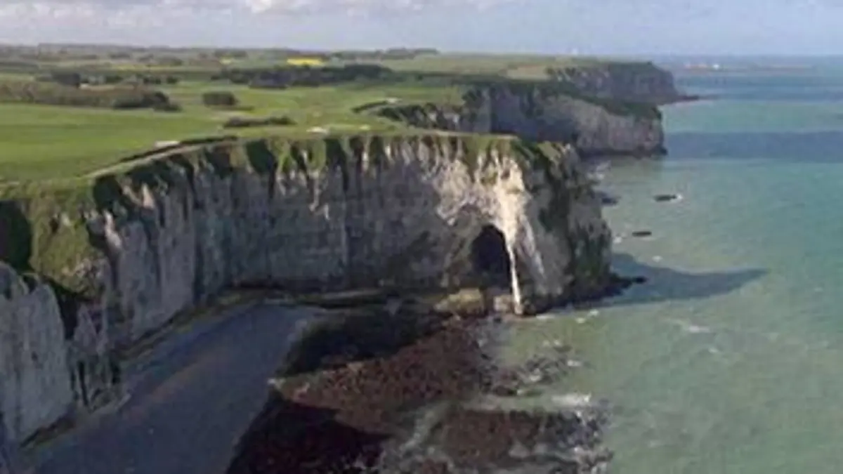 Les 100 lieux qu'il faut voir S03E03 La Seine-Maritime, des falaises d'Etretat au bocage normand