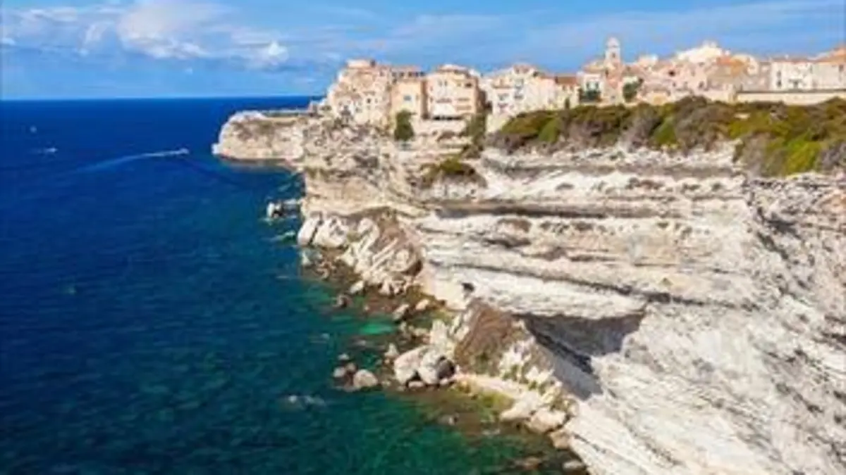 Les 100 lieux qu'il faut voir S05E06 La Corse du Sud, du Golfe de Bonifacio au massif de l'Alta Rocca
