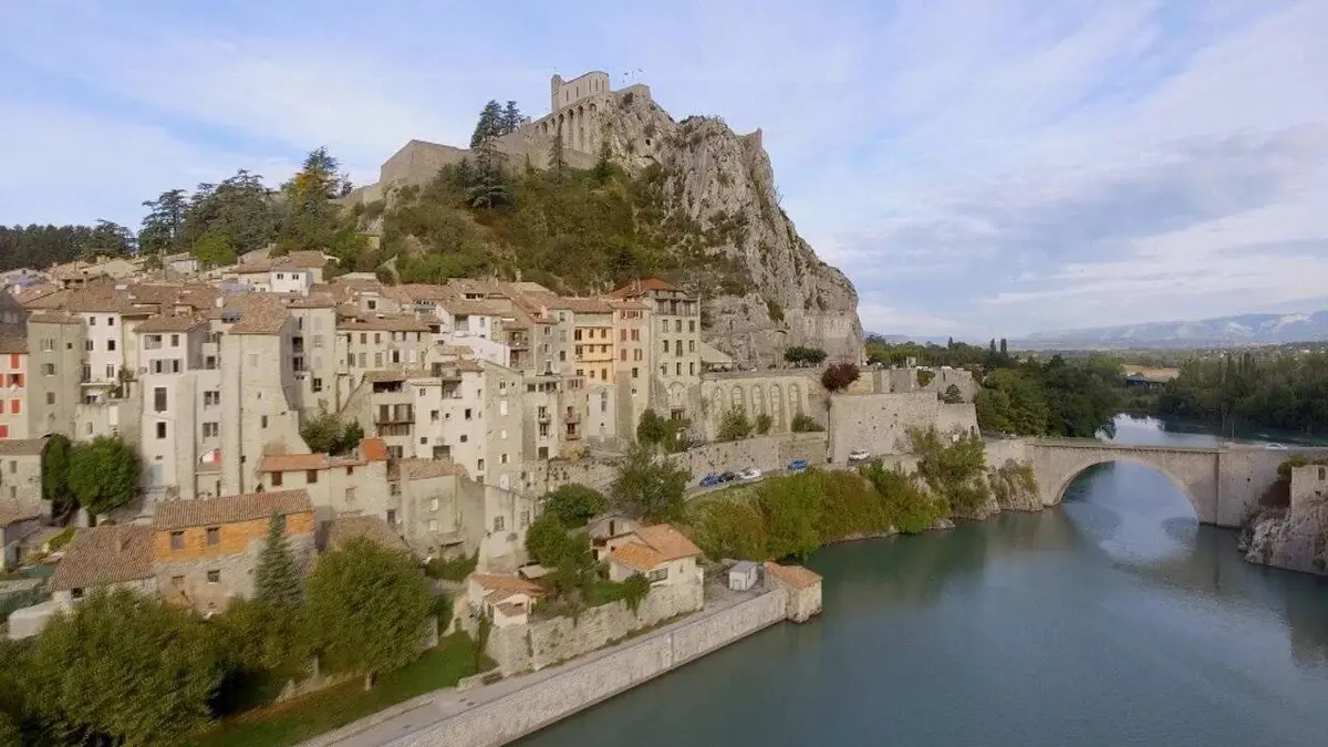 Les 100 lieux qu'il faut voir S05E00 La Provence, des Alpes au Luberon